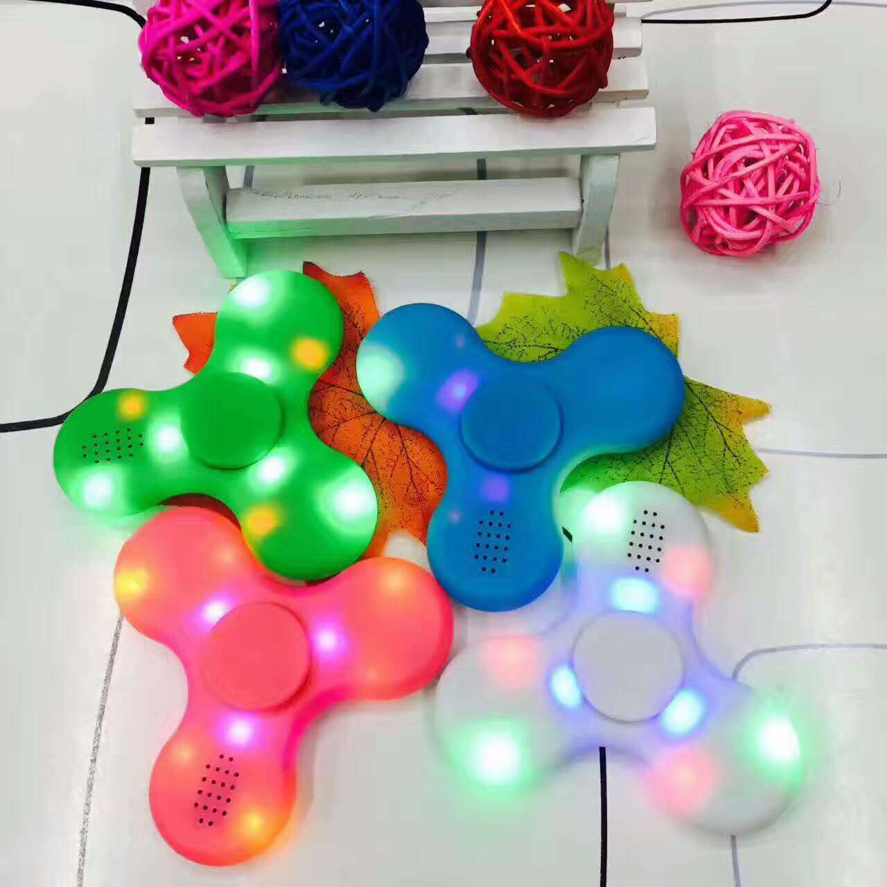 Hot Prodcut Bluetooth Speaker Hand Spinners Gyroscope with LED light